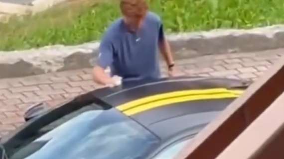 F1 | Ferrari - Sinner, c'è amore: lavaggio a mano tra relax e passione