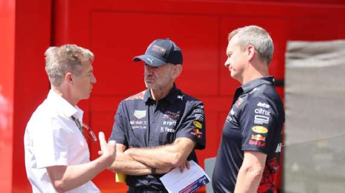 Paure di un professionista Ferrari-Newey vicini, l'Aston Martin gioca l'ultima carta