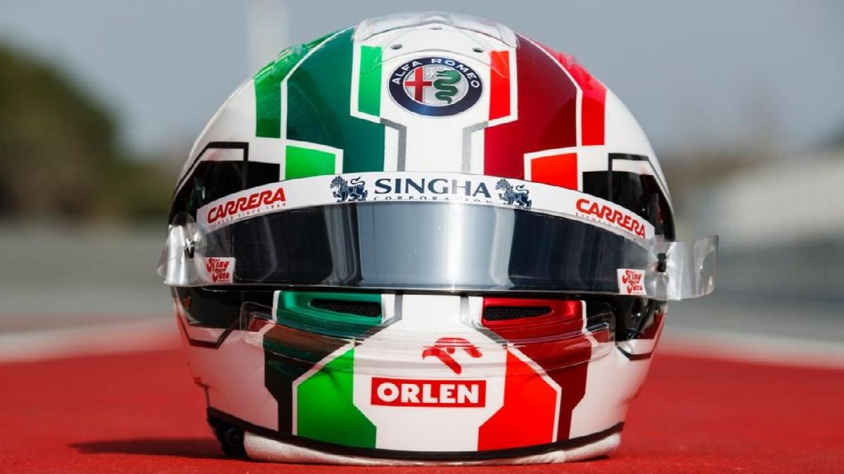 Formula 1 / Alfa Romeo C41, Giovinazzi presenta il casco 2021