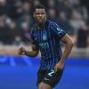 Dumfries punta l'Atalanta. L'Inter lo celebra alla Tupac: "All eyes on him"