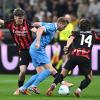 Milan, vittoria in dieci e con grande sofferenza: Saelemaekers e Pulisic stendono il Napoli 