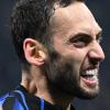 TS - Genoa-Inter senza sei nerazzurri. Calhanoglu ci prova per la Supercoppa. Gli altri...