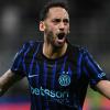 Calhanoglu: "Sogno di vincere con l'Inter, Chivu più empatico di Inzaghi. Ecco cosa ci siamo detti prima della Roma"
