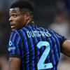 Dumfries da Champions: ha partecipato a nove gol dell'Inter. Solo tre difensori hanno inciso più dell'olandese 