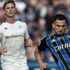 La Roma batte il Verona ed è prima col Napoli. Zero gol e sagra delle reti annullate in Pisa-Fiorentina
