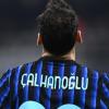 CdS - Futura Inter, c'è un dubbio Calhanoglu: ha senso così? Da Koné a Jones, i piani nerazzurri in mediana