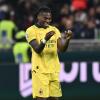 Rigore e polemiche nel finale, il Milan ribalta la Fiorentina e vola al primo posto: doppietta di Leao