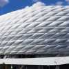 Iniziano i lavori all'Allianz Arena per la finale di Champions: rimossa la targa dello sponsor