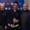 Cristian Chivu miglior allenatore del mese di dicembre: prima di Inter-Napoli, la consegna del premio