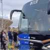 VIDEO - Lecce-Inter, quasi tutto pronto allo stadio Via del Mare: l'arrivo del pullman nerazzurro 