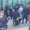 L'Inter è rientrata a Milano. Ad attendere la squadra qualche tifoso e qualche timido applauso di incoraggiamento
