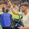 VIDEO - Regalo speciale per un tifoso ieri allo stadio: la maglia di Sucic