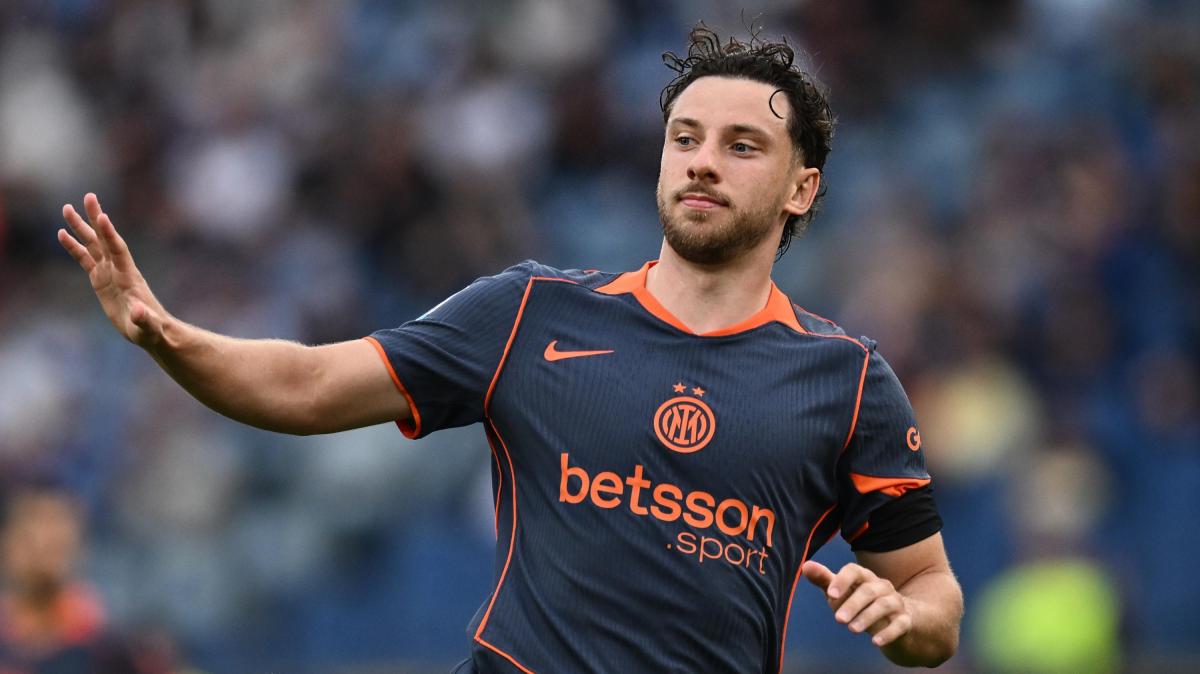 Carlos Augusto prima del secondo tempo: "Siamo l'Inter, dobbiamo vincere anche questa"