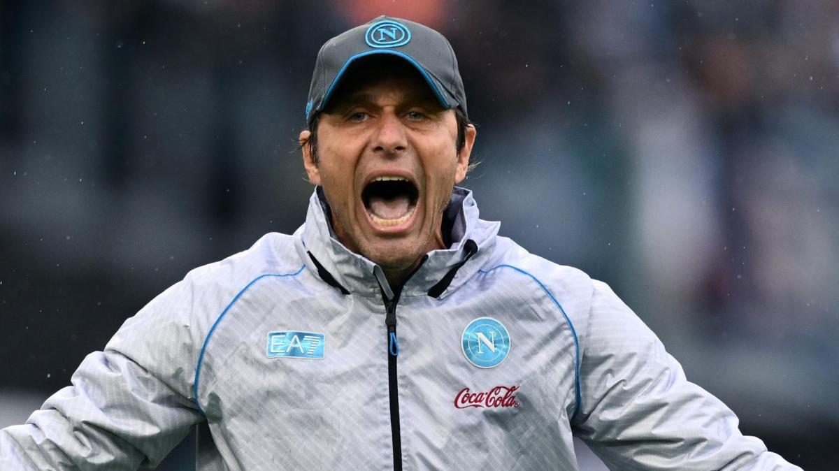 Napoli, Conte: "Stiamo facendo cose importanti. Mercato, lasciamo stare. So che la richiesta nei miei confronti è altissima"