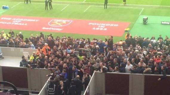 A picco il West Ham di Joao Mario: i tifosi degli Hammers invadono il campo e contestano i proprietari