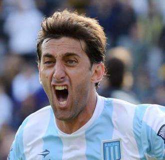 Devozione per Milito: una statua dai tifosi Racing