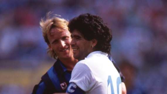 L'Inter ricorda Maradona: "Il numero dieci di ogni epoca, il più grande. Il mondo nerazzurro abbraccia i familiari"