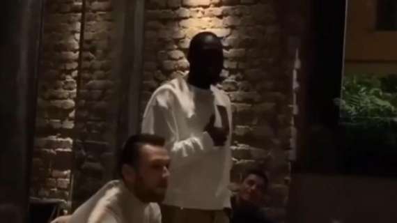 VIDEO - Lukaku porta la squadra a cena: "Grazie di tutto, siete un gruppo speciale"