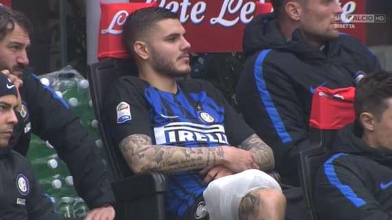 Icardi in panchina con il ghiaccio sulla coscia