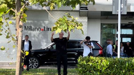 VIDEO - Inter, Davide Frattesi arrivato in sede dopo le visite mediche: tutto pronto per le firme