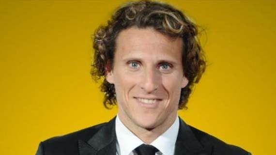 Forlan contro il taglio stipendi: "In nessuno momento vorrei rinunciare al mio stipendio e del mio staff"