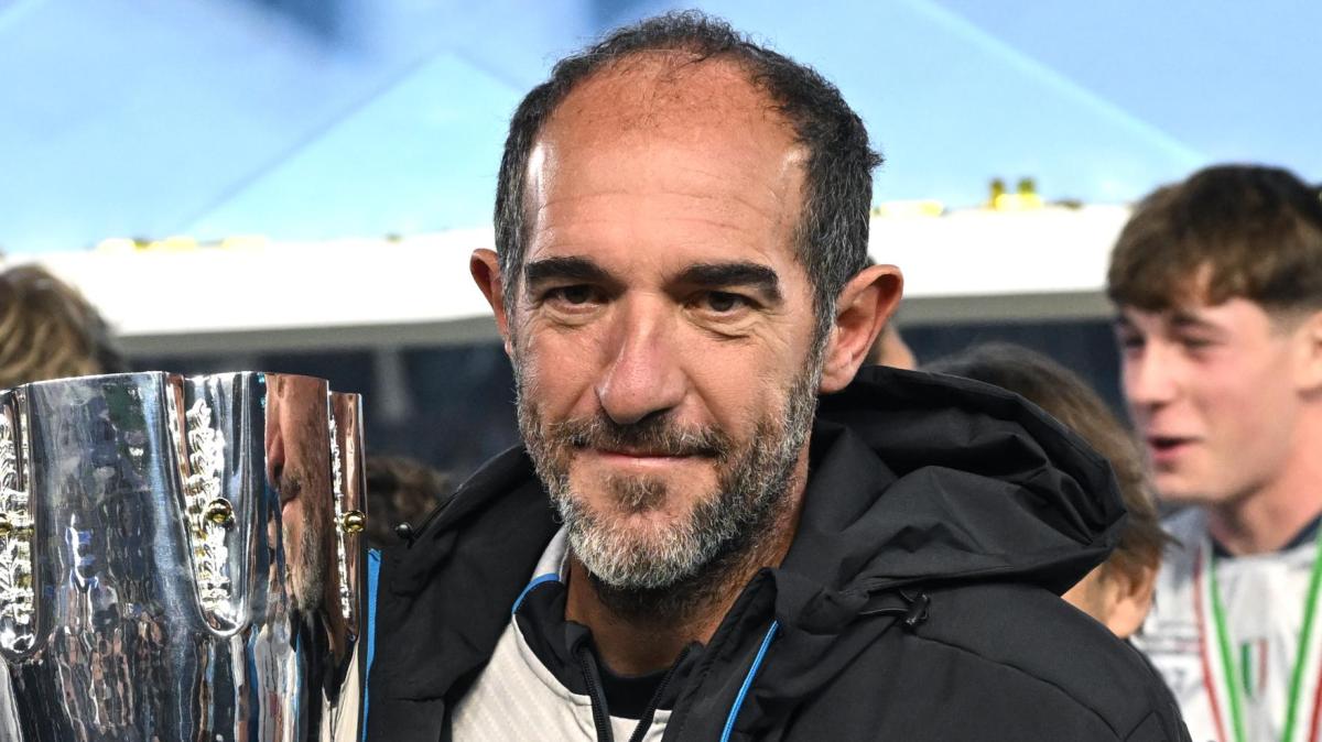 Napoli, Stellini in conferenza: "Due i momenti delicati della gara. Rosso a Conte? Un momento di frustrazione"