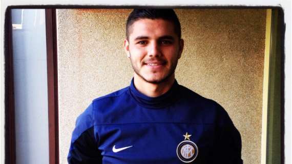 FOTO - Icardi posa con i suoi nuovi "scarpini speciali" 