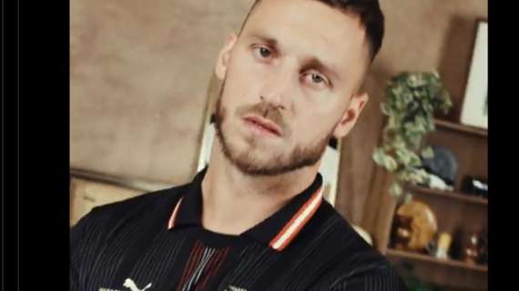 Puma celebra 50 anni insieme all'Austria con una maglia speciale. Arnautovic fa il 'modello'