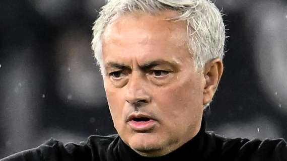 Mourinho: "Esonero ingiusto da chi capisce poco. Barça-Inter? Giusto mettere l'autobus davanti alla porta"