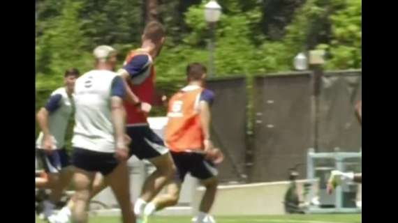 VIDEO - Sinistro a giro sotto l'incrocio: super gol di Berenbruch in allenamento