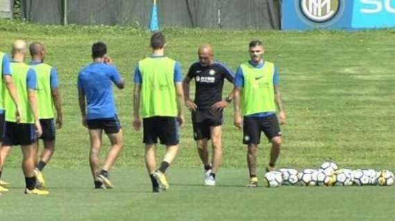 Verso Napoli-Inter: palestra, esercizi sulla rapidità e tattica ad Appiano. Perisic decisivo in partitella 