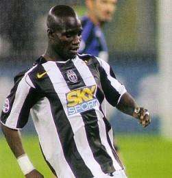 Stephen Appiah, con la maglia della Juventus