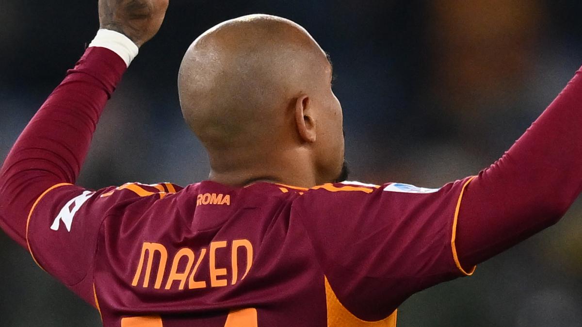 Di Malen in meglio: la Roma stende il Pisa 3-0, l'olandese si scatena con una tripletta