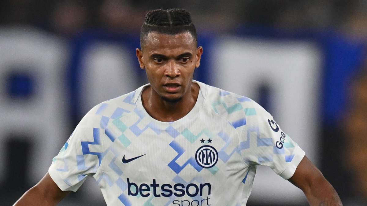 Akanji suona la carica all'Inter dopo il ko di Napoli: "Nottataccia. Abbiamo lottato ma non è bastato, torneremo"