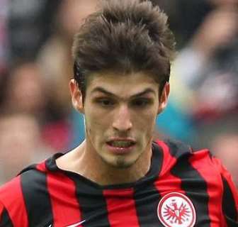 Inter nella corsa a Piazon? Il ds Eintracht auspica...