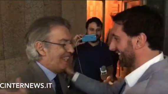 VIDEO - Milito-Moratti, che nostalgia: i due si incontrano dopo la chiusura dell'affare Lautaro, c'è l'abbraccio