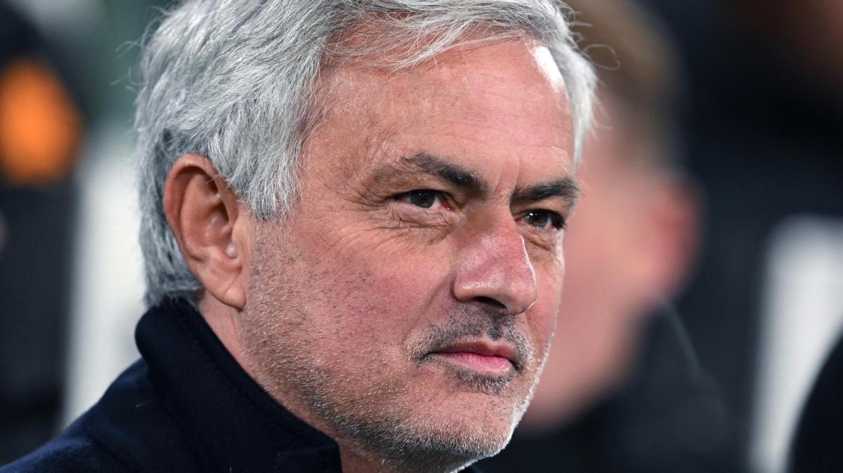 Mourinho: "Conte tra i più bravi dal punto di vista della preparazione. Ed è molto esigente sul mercato"