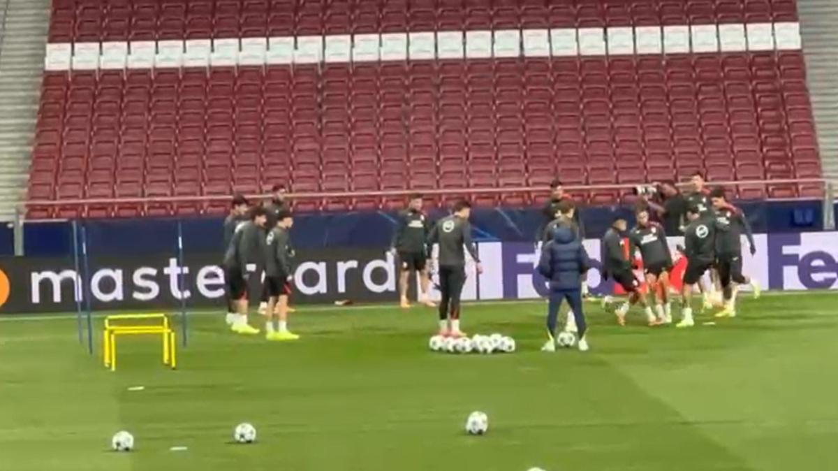 VIDEO - Qui Atletico, allenamento al Metropolitano in corso: applausi per Oblak, che ci prova per domani