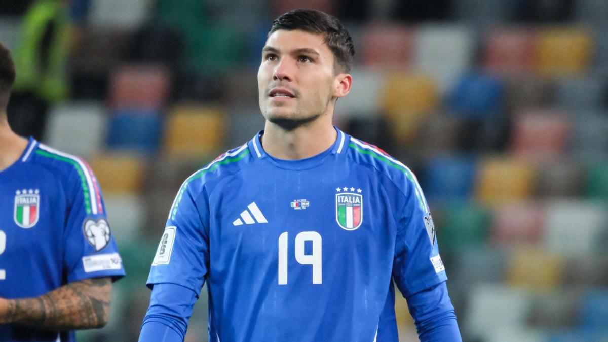 Italia, Cambiaghi lascia il ritiro di Coverciano: l'attaccante del Bologna ha accusato un fastidio al polpaccio destro