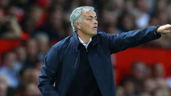 Cantona stronca Mourinho: "Non posso soffrire ancora nel guardare lo United così"