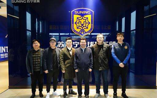 Una delegazione di Oppo in visita nella sede Suning: siglata nuova partnership, lo sport vettore forte