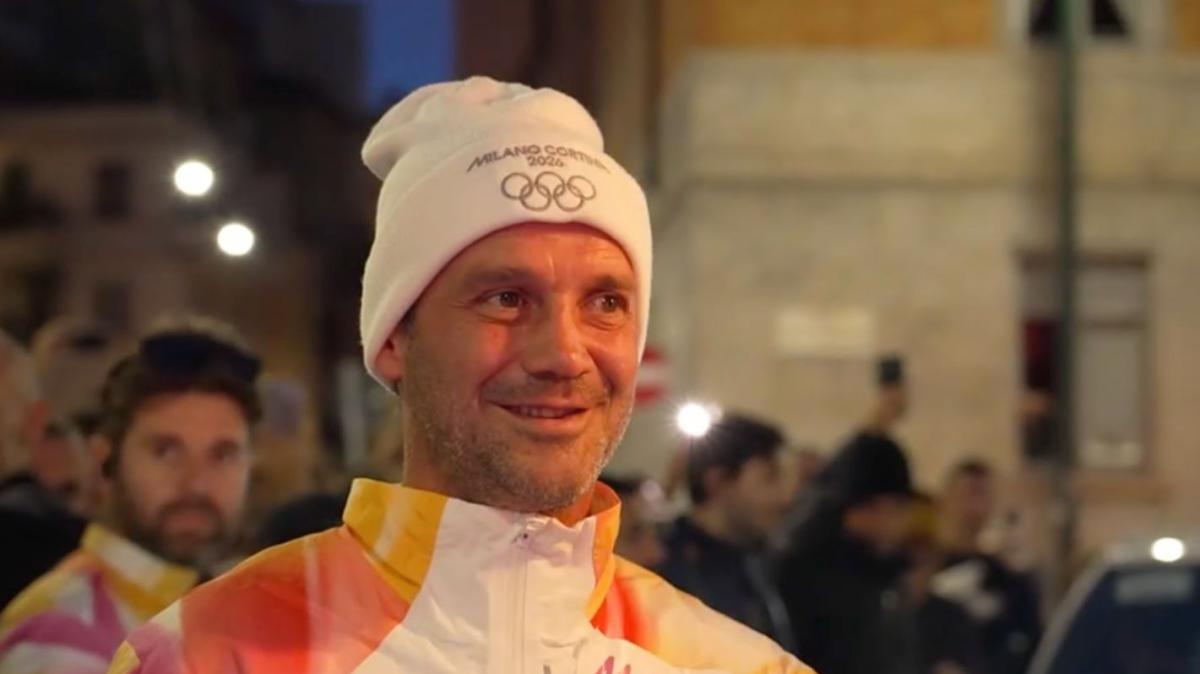 L'Inter celebra Chivu nei panni di tedoforo: "Un altro momento da pelle d'oca. Emozione indescrivibile"