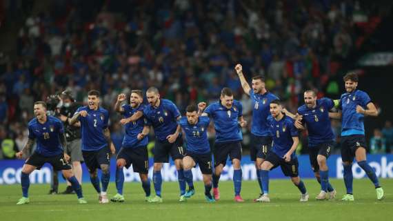 Euro 2020, l'Italia viaggerà per Roma col pullman scoperto