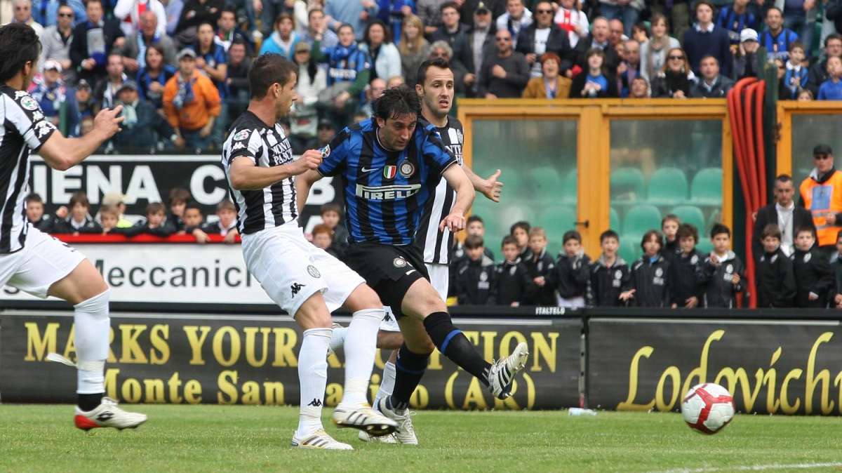 Siena-Inter, il miglior commento al gol di Milito