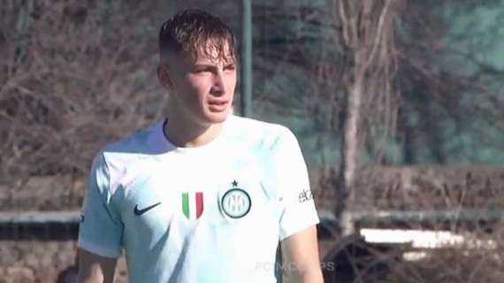 Esposito: "Mi ispiro a Dzeko e Lewandowski. L'Inter una grande emozione, sogno di giocare in Serie A"
