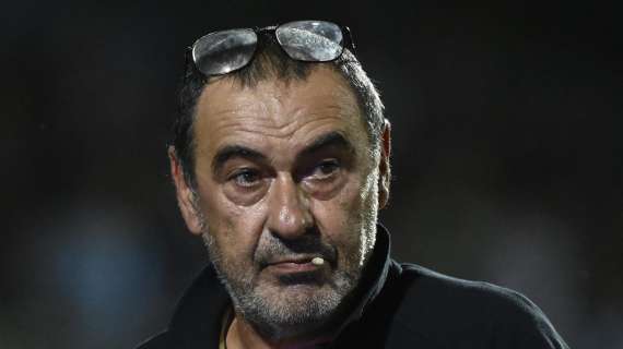 Sarri: "Le altre squadre non sprecheranno tanto in Coppa". Poi sbotta: "Scandaloso giocare a mercato aperto"