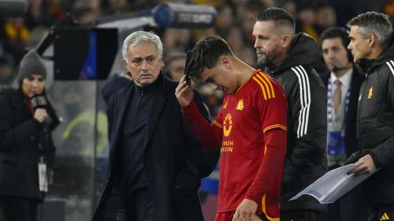 Roma, pessime notizie per Mourinho: Dybala out 3 settimane, salterà la Juve 