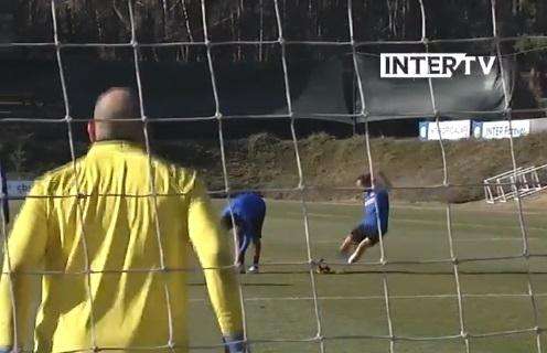 VIDEO - Cedric, primo gol in allenamento ad Appiano: destro a giro sotto al sette
