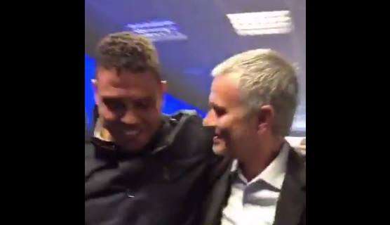 VIDEO - Ronaldo e Mourinho, il saluto a San Siro