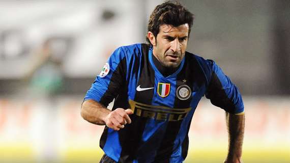 Figo compie 52 anni, l'Inter: "Ha onorato la maglia con otto trofei, classe pura e giocate spettacolari"